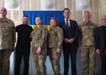 Зеленський і Рютте відвідали шпиталь, відзначили бойових медиків, які рятували життя на Херсонщині, Харківщині, Миколаївщині (ВІДЕО)