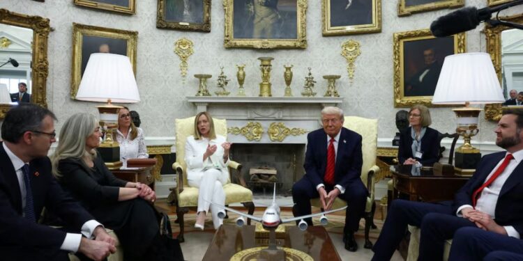 Кажуть, вам щастя привалило? Мелоні похвалилася, що Трамп погодився відвідати Європу