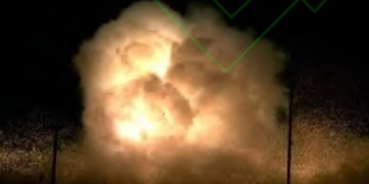 Китай успішно випробував неядерну водневу бомбу з температурою вогняної кулі понад 1000°С