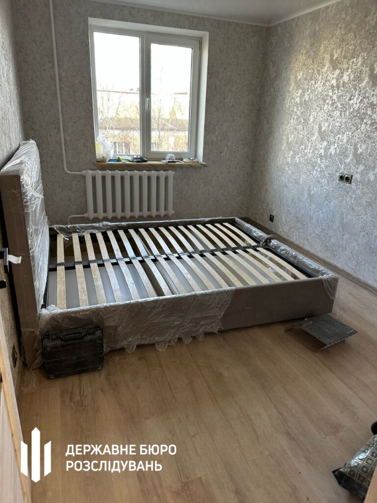 Ремонт замість фронту. На Одещині затримали командира частини, який користувався бійцями на свій розсуд (ФОТО, ВІДЕО) 3 Ремонт замість фронту. На Одещині затримали командира частини, який користувався бійцями на свій розсуд (ФОТО, ВІДЕО) 2