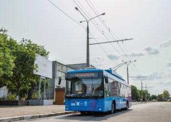 У Миколаєві запустили додатковий рейс тролейбусу – щоб забирати пасажирів поїзда Київ-Миколаїв