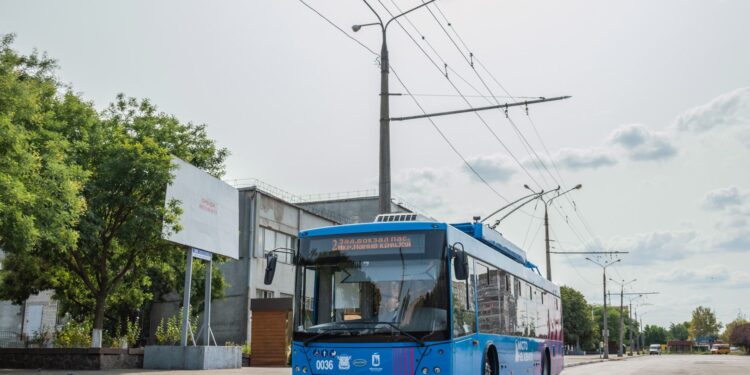 У Миколаєві запустили додатковий рейс тролейбусу – щоб забирати пасажирів поїзда Київ-Миколаїв