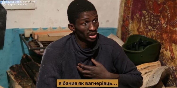 Військові батальйону «Карпатська Січ» взяли в полон сенегальця. Що він розповів (ВІДЕО)