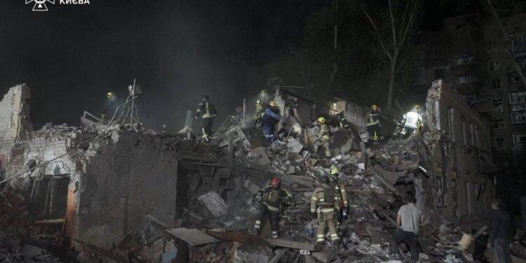 Нічна масована атака ворога – у Києві 9 загиблих, більше 60 поранених. Страшні (ФОТО)