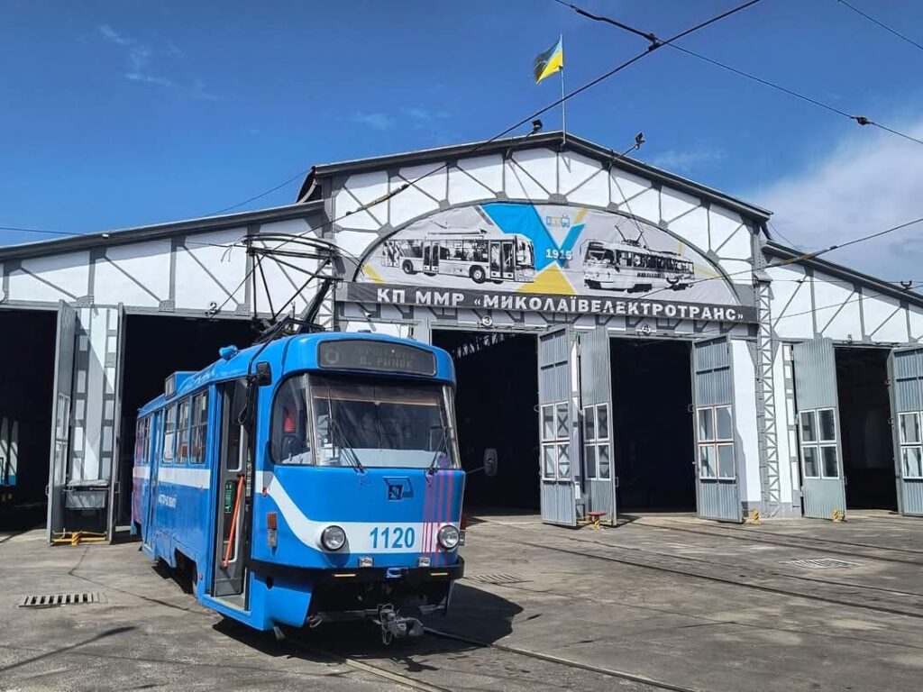 У Миколаєві через аварію на мережах «Миколаївводоканалу» змінено рух трамваїв за трьома маршрутами 1