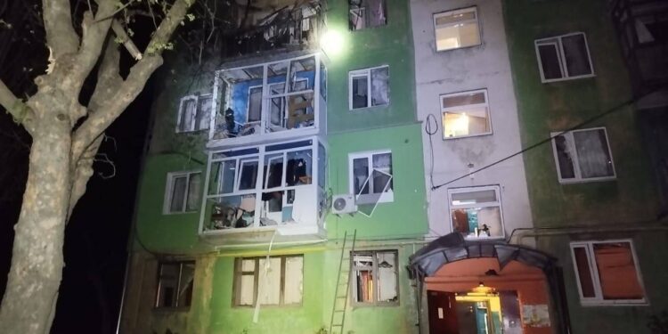 Російські нічні дронові атаки на Дніпро та Павлоград – є загиблий, постраждала дитина (ФОТО)