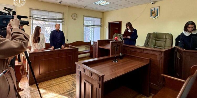 Януковича засудили до 15 років за організацію переправлення людей за кордон