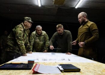 Сирський: Ворог зосереджує основні зусилля на Покровському напрямку і намагається вийти на кордон Дніпропетровщини