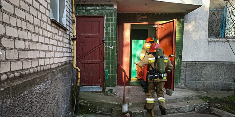 У Первомайську на пожежі загинула жінка