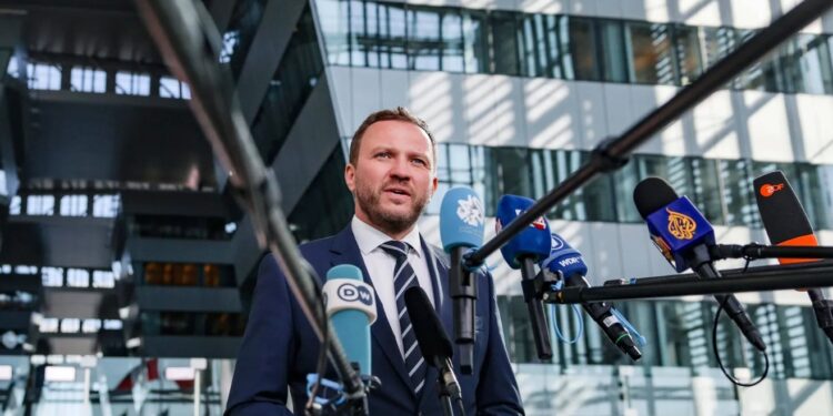 Міністр закордонних справ Естонії закликає позбавити Угорщину права голосу в ЄС і конфіскувати заморожені російські активи