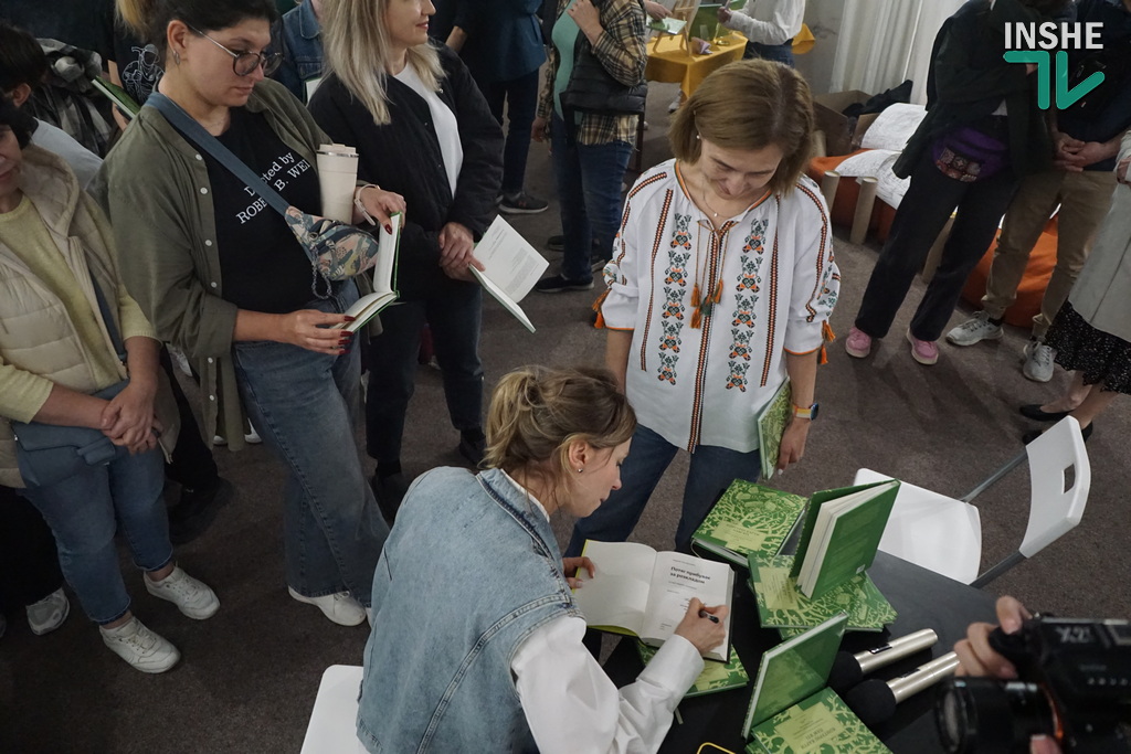 …і про другу парту в третьому ряду: у Миколаєві презентовані «Контурні карти пам’яті» (ФОТО) 19 …і про другу парту в третьому ряду: у Миколаєві презентовані «Контурні карти пам’яті» (ФОТО) 18