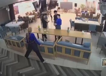З’явилося відео з ресторану у Кривому Розі під час ракетного удару (ВІДЕО)