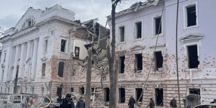 Вже відомо про понад 20 загиблих у Сумах (ФОТО)