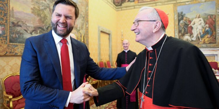 Венс з сім’єю відвідав Ватикан після критики політики Трампа (ФОТО)