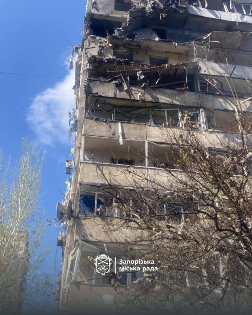 Окупанти вдарили КАБами по Запоріжжю - по житловій забудові, загинула жінка (ФОТО, ВІДЕО) 5 Окупанти вдарили КАБами по Запоріжжю - по житловій забудові, загинула жінка (ФОТО, ВІДЕО) 4