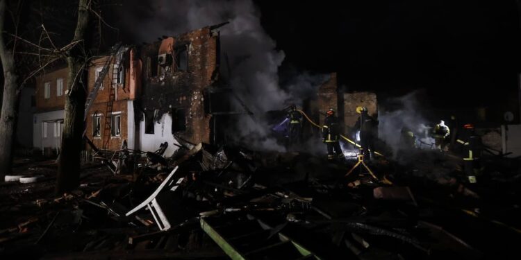 Кількість загиблих у Харкові зросла до 4, поранених – до 35 (ФОТО)