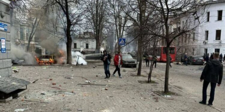 Наслідки ракетного удару по центру Сум (ФОТО, ВІДЕО)