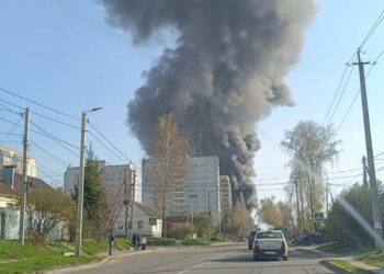 У Курську горить завод підшипників (ФОТО, ВІДЕО)