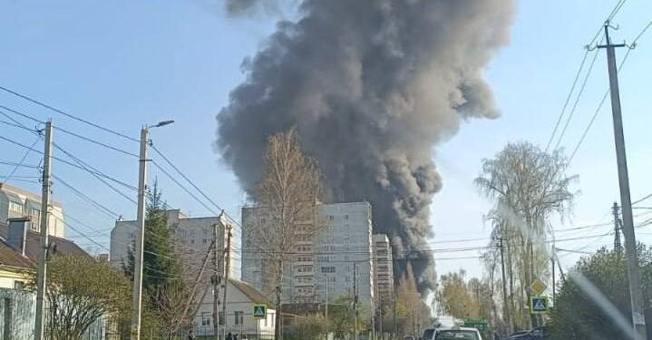 У Курську горить завод підшипників (ФОТО, ВІДЕО)