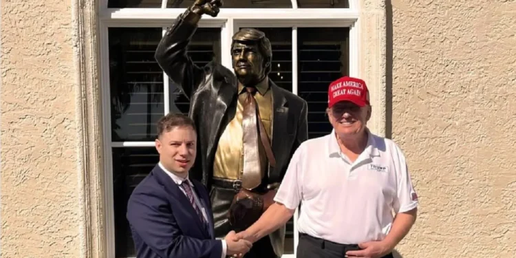 “Монумент непокори”: Трамп відкрив пам’ятник самому собі