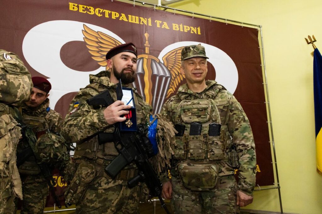 Історії захисників з Миколаївщини. Завдяки його екіпажу близько 40 бійців КНДР не дісталися до українських позицій (ФОТО) 3 Історії захисників з Миколаївщини. Завдяки його екіпажу близько 40 бійців КНДР не дісталися до українських позицій (ФОТО) 2