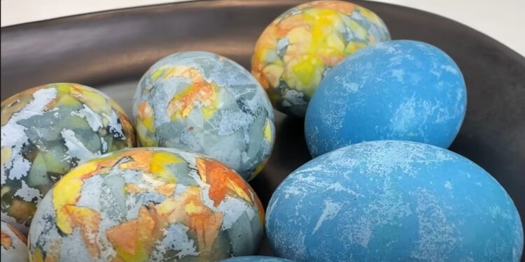 Скоро Великдень. Як незвично пофарбувати яйця без хімії (ВІДЕО)