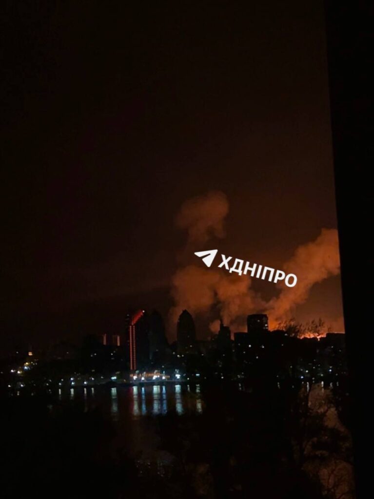 Внаслідок нічної атаки на Дніпро загинуло двоє людей, ще 28 поранено (ФОТО) 3 Внаслідок нічної атаки на Дніпро загинуло двоє людей, ще 28 поранено (ФОТО) 2