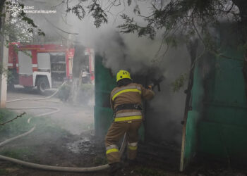Шість пожеж за вчора і вже одна зранку, на якій загинув чоловік, – зведення від вогнеборців Миколаївщини (ФОТО)