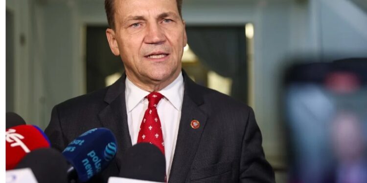 Україна героїчно захищається і не має підстав капітулювати – голова МЗС Польщі