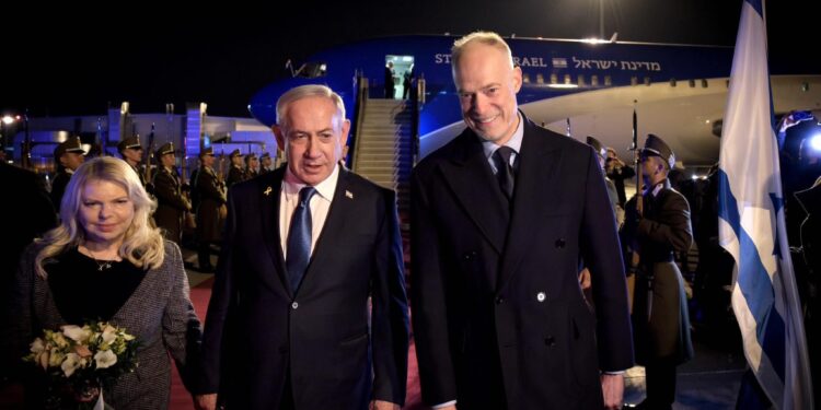 Нетаньягу прибув до Угорщини попри ордер МКС (ФОТО)