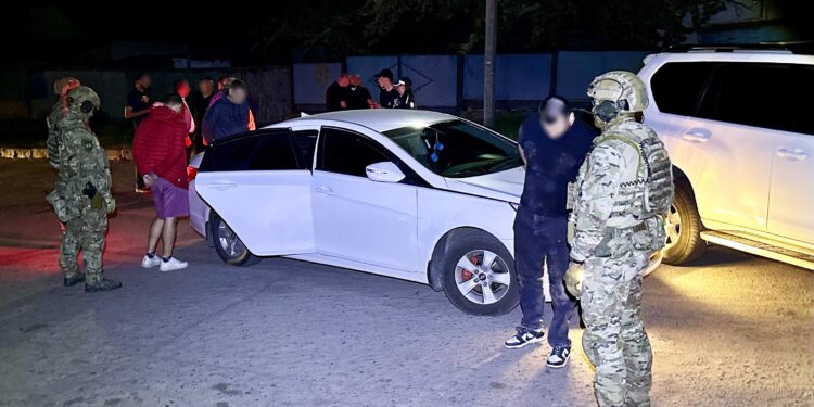 На Миколаївщині викрили угруповання наркоділків на розповсюдженні психотропів та канабісу (ФОТО, ВІДЕО)