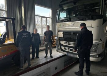 Джентльмен удачі. Житель Одещини намагався виїхати в Молдову в цистерні з олією (ФОТО)