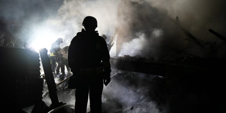 У Харкові внаслідок дронової атаки 3 загиблих, 32 поранених (ВІДЕО)