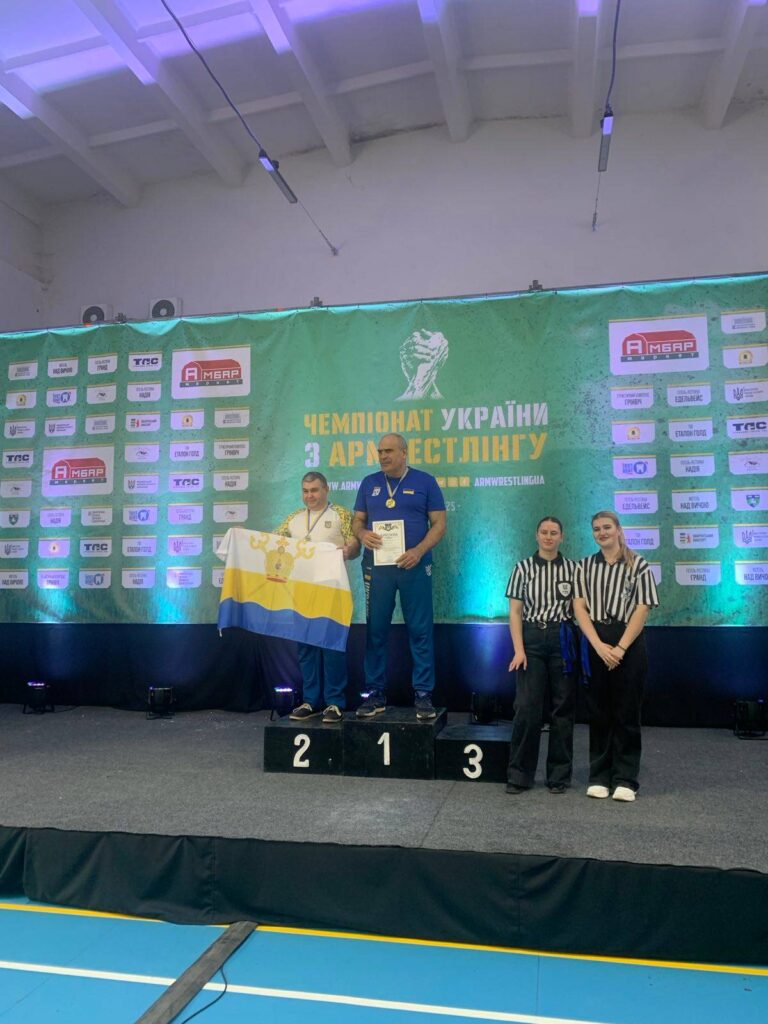 На чемпіонаті України з пара-армрестлінгу миколаївські спортсмени здобули 8 нагород (ФОТО) 5 На чемпіонаті України з пара-армрестлінгу миколаївські спортсмени здобули 8 нагород (ФОТО) 4