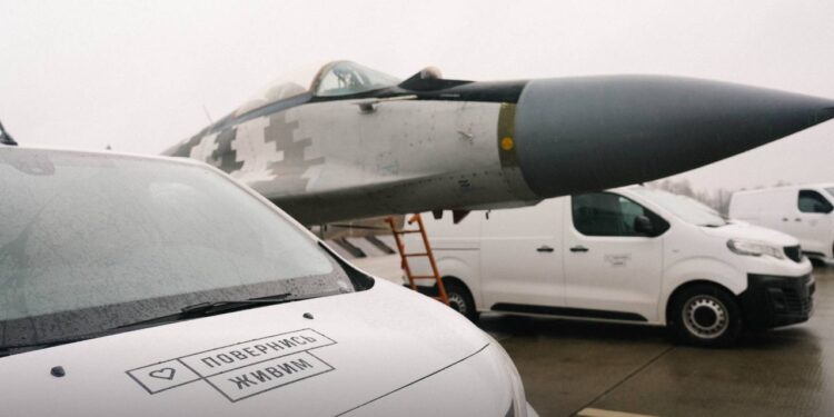 Допомога ЗСУ: двом миколаївським авіабригадам БФ «Повернись живим» передав автівки, а Миколаїв захисникам Очакова – дрони (ФОТО)