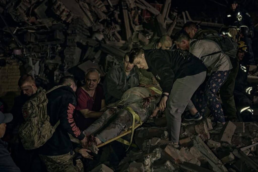 Нічна масована атака ворога - у Києві 9 загиблих, більше 60 поранених. Страшні (ФОТО) 7 Нічна масована атака ворога - у Києві 9 загиблих, більше 60 поранених. Страшні (ФОТО) 6