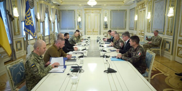 Чи будуть в Україні миротворці? Що про зустріч з начальниками штабів збройних сил Франції та Британії кажуть Зеленський, Сирський, Умєров (ФОТО)