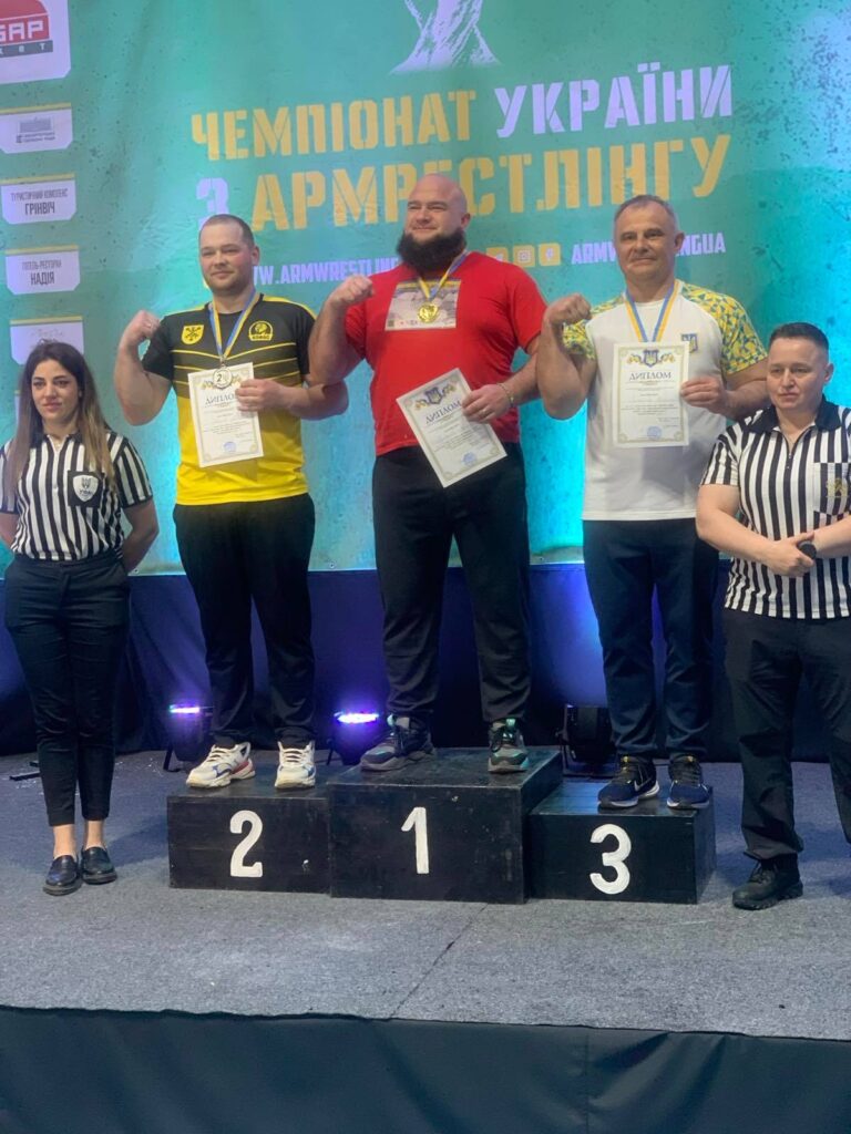 На чемпіонаті України з пара-армрестлінгу миколаївські спортсмени здобули 8 нагород (ФОТО) 7 На чемпіонаті України з пара-армрестлінгу миколаївські спортсмени здобули 8 нагород (ФОТО) 6