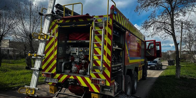 У Миколаєві горіла 4-кімнатна квартира – не через обстріл (ФОТО)