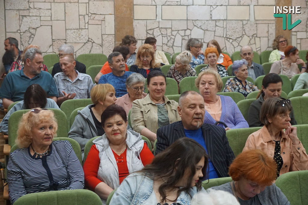 «З кожною книгою я оживаю» - у Центральній бібліотеці Миколаєва відбувся День видавництва Ірини Гудим (ФОТО) 9 «З кожною книгою я оживаю» - у Центральній бібліотеці Миколаєва відбувся День видавництва Ірини Гудим (ФОТО) 8