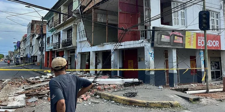 В Еквадорі землетрус 6,3 бали, є постраждалі (ФОТО)