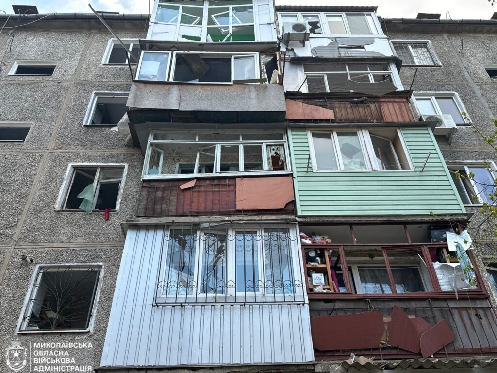 Наслідки нічної дронової атаки на Миколаїв (ФОТО, ВІДЕО) 7 Наслідки нічної дронової атаки на Миколаїв (ФОТО, ВІДЕО) 6