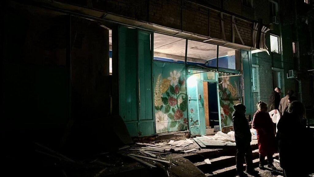 Внаслідок нічної атаки на Дніпро загинуло двоє людей, ще 28 поранено (ФОТО) 7 Внаслідок нічної атаки на Дніпро загинуло двоє людей, ще 28 поранено (ФОТО) 6