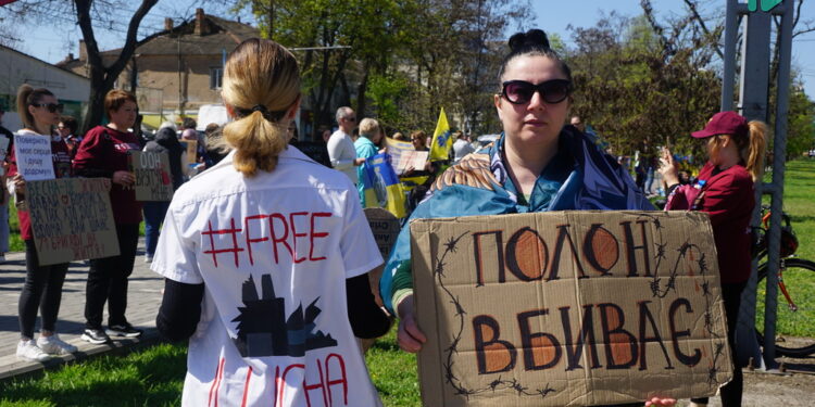 «Не мовчи! Полон вбиває!»: у Миколаєві відбулась традиційна акція-нагадування (ФОТО, ВІДЕО)