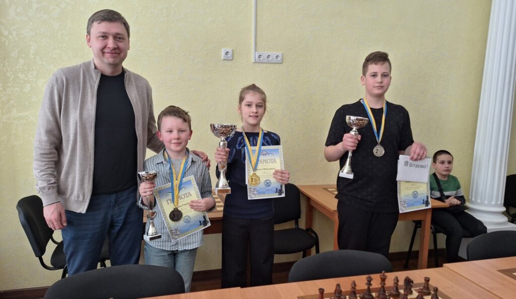 У Миколаєві відбувся рапід-турнір пам'яті дитячого тренера Д.Б.Рахмилевича (ФОТО) 9 У Миколаєві відбувся рапід-турнір пам'яті дитячого тренера Д.Б.Рахмилевича (ФОТО) 8