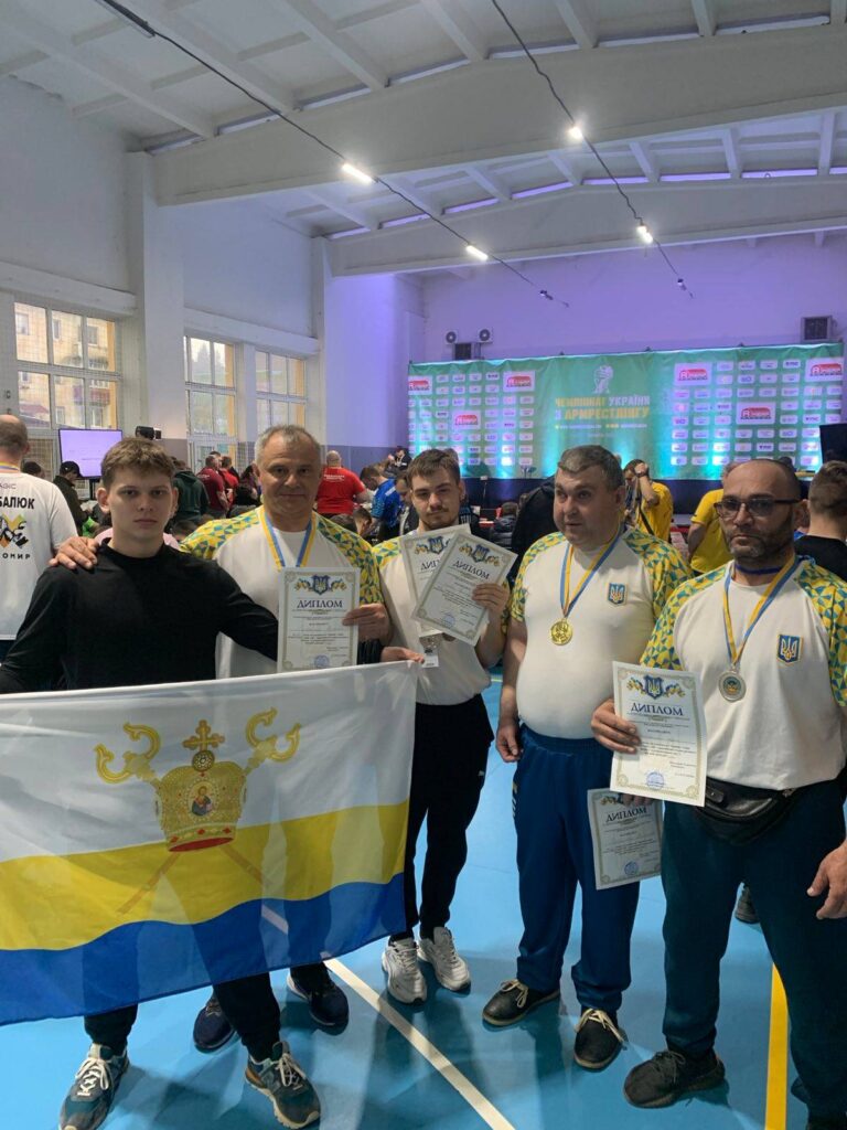 На чемпіонаті України з пара-армрестлінгу миколаївські спортсмени здобули 8 нагород (ФОТО) 13 На чемпіонаті України з пара-армрестлінгу миколаївські спортсмени здобули 8 нагород (ФОТО) 12