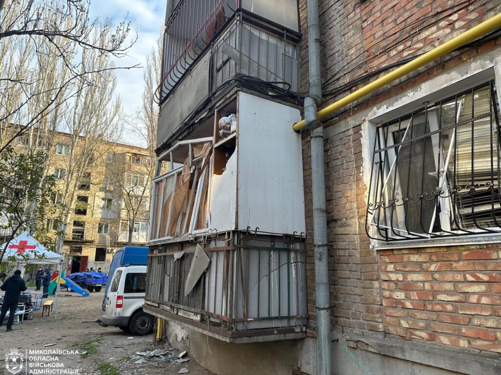 Наслідки нічної дронової атаки на Миколаїв (ФОТО, ВІДЕО) 11 Наслідки нічної дронової атаки на Миколаїв (ФОТО, ВІДЕО) 10