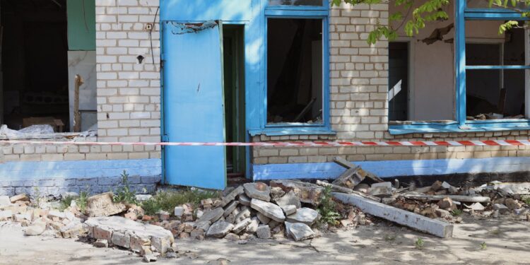 У Широківській громаді на Миколаївщині розпочато демонтаж зруйнованої школи (ФОТО)