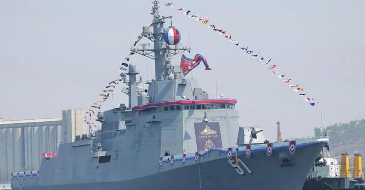 У КНДР побудували перший багатоцільовий ракетний есмінець нового покоління