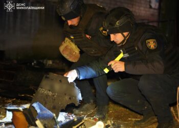 Рятувальники показали, як ліквідовували наслідки дронової атаки на Миколаїв (ФОТО, ВІДЕО)